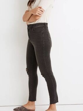 Madewell Curvy High-Rise Black Distressed Skinny Jeans Size 31